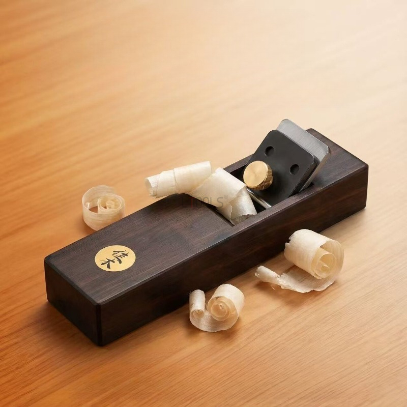 Woodworking In Japanese - เครื่องไสไม้แบบญี่ปุ่นทำจากไม้มะเกลือ แบบด้ามจับ ใบมีดเรียบ สำหรับงานไม้ ตัดแต่งและลบคมได้อย่างรวดเร็ว เครื่องไสไม้แบบใช้มือ
